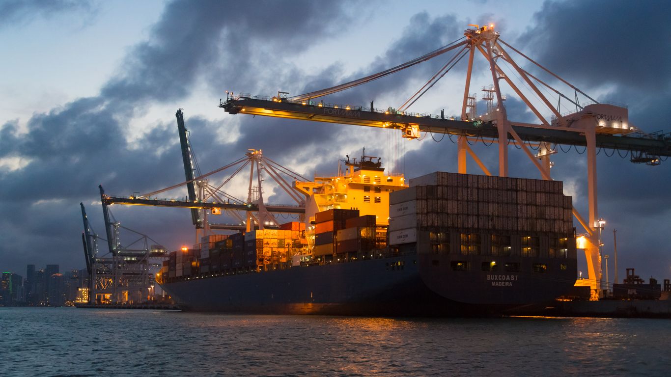 U.N. shipping agency aims to cut 50% of carbon emissions by 2050