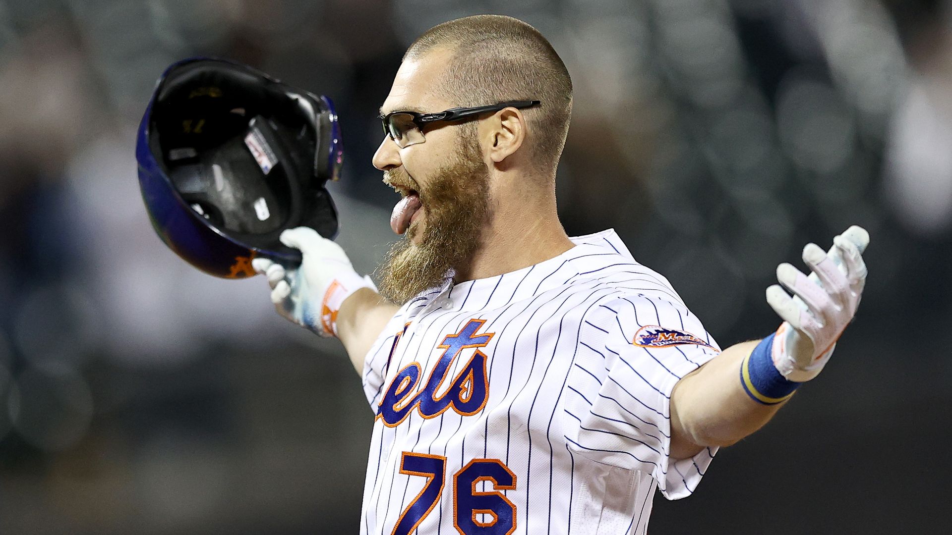 Mets player celebrating