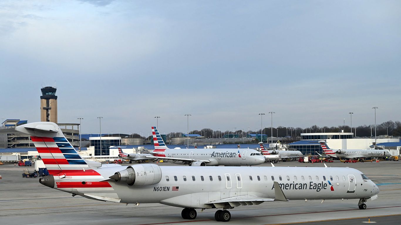 American Airlines' "gate lice" technology will crack down on line skippers