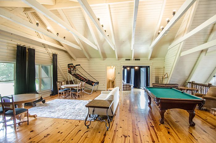 10450 Brief Rd common game room