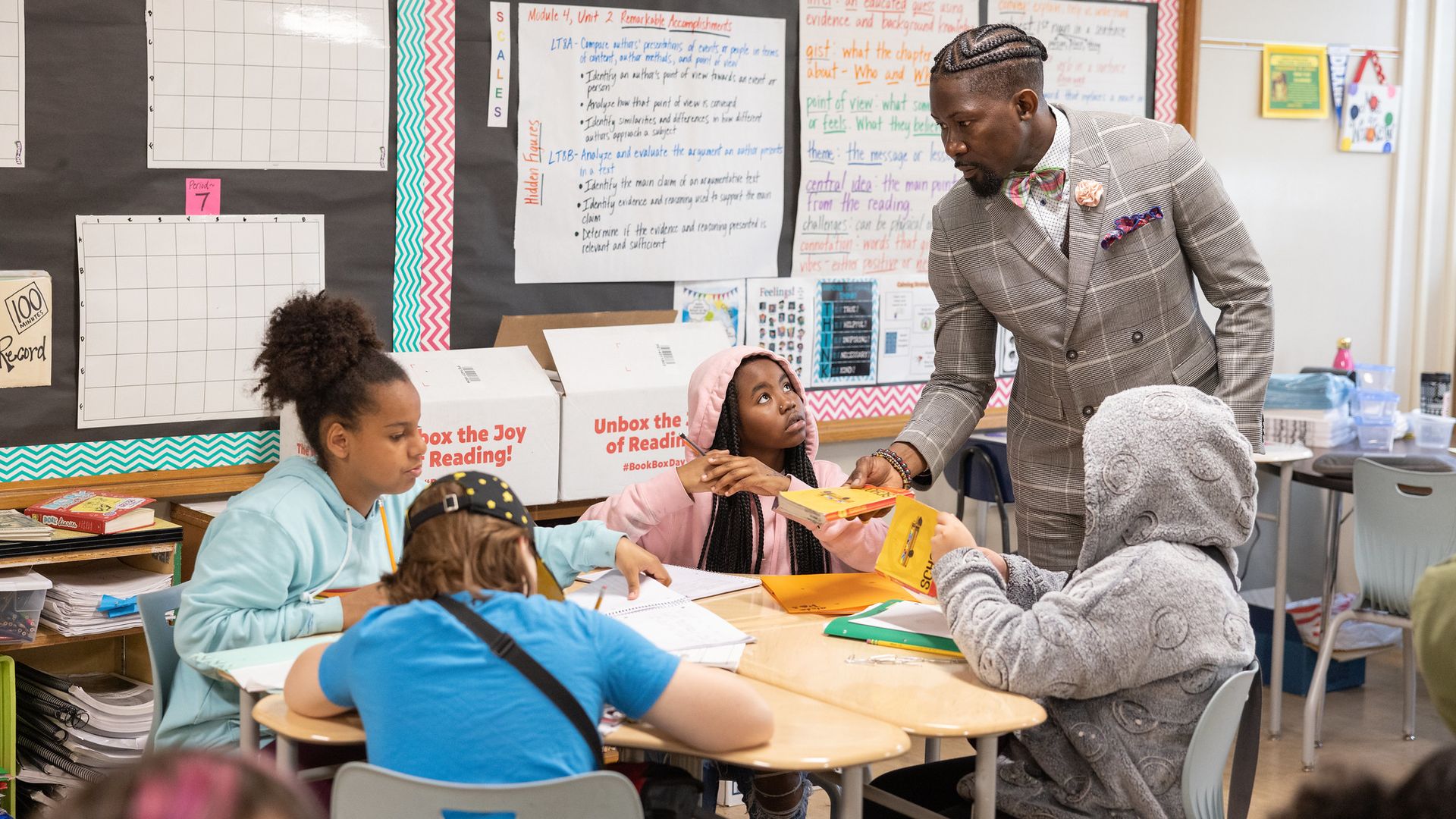 Superintendent Ian Roberts meets with students