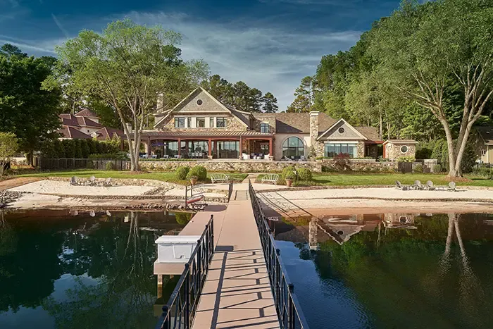 axios-charlotte-home-of-the-year-2022-back