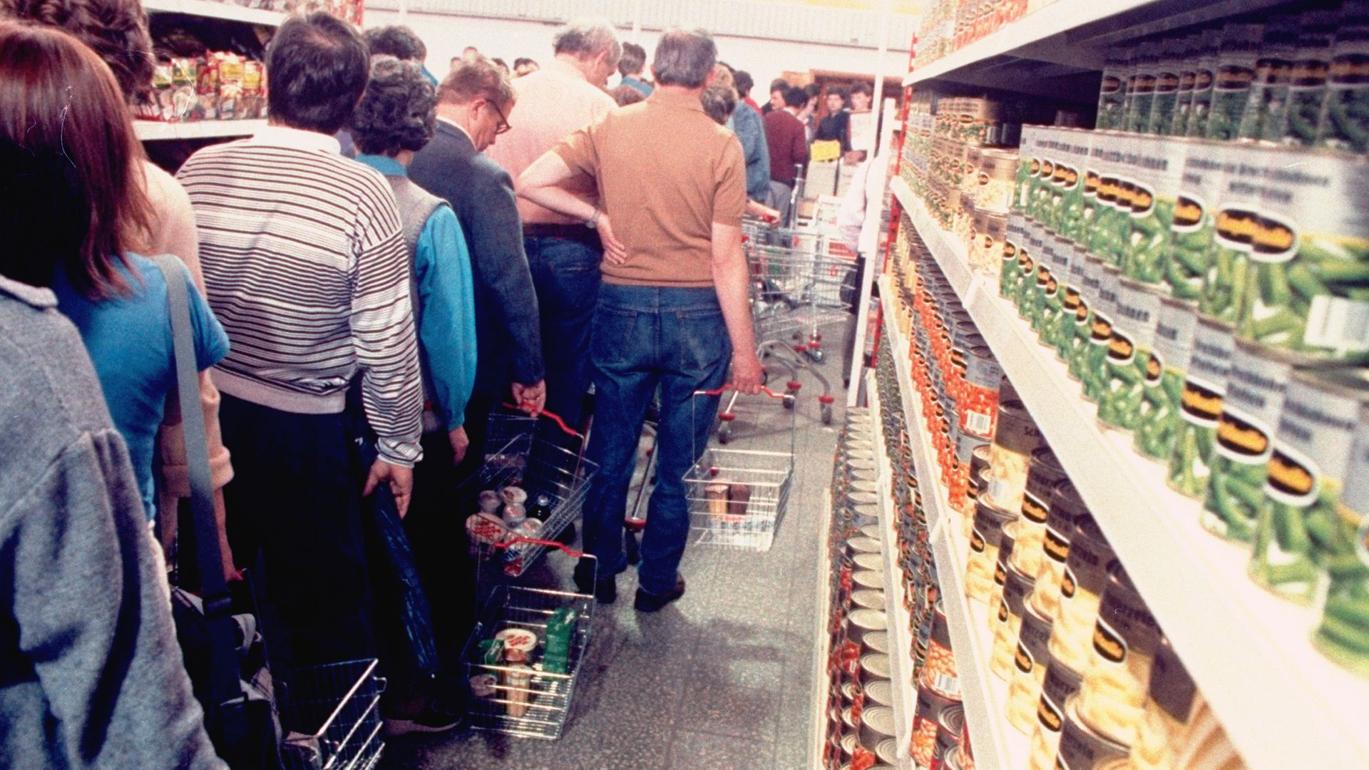 A grocery store line