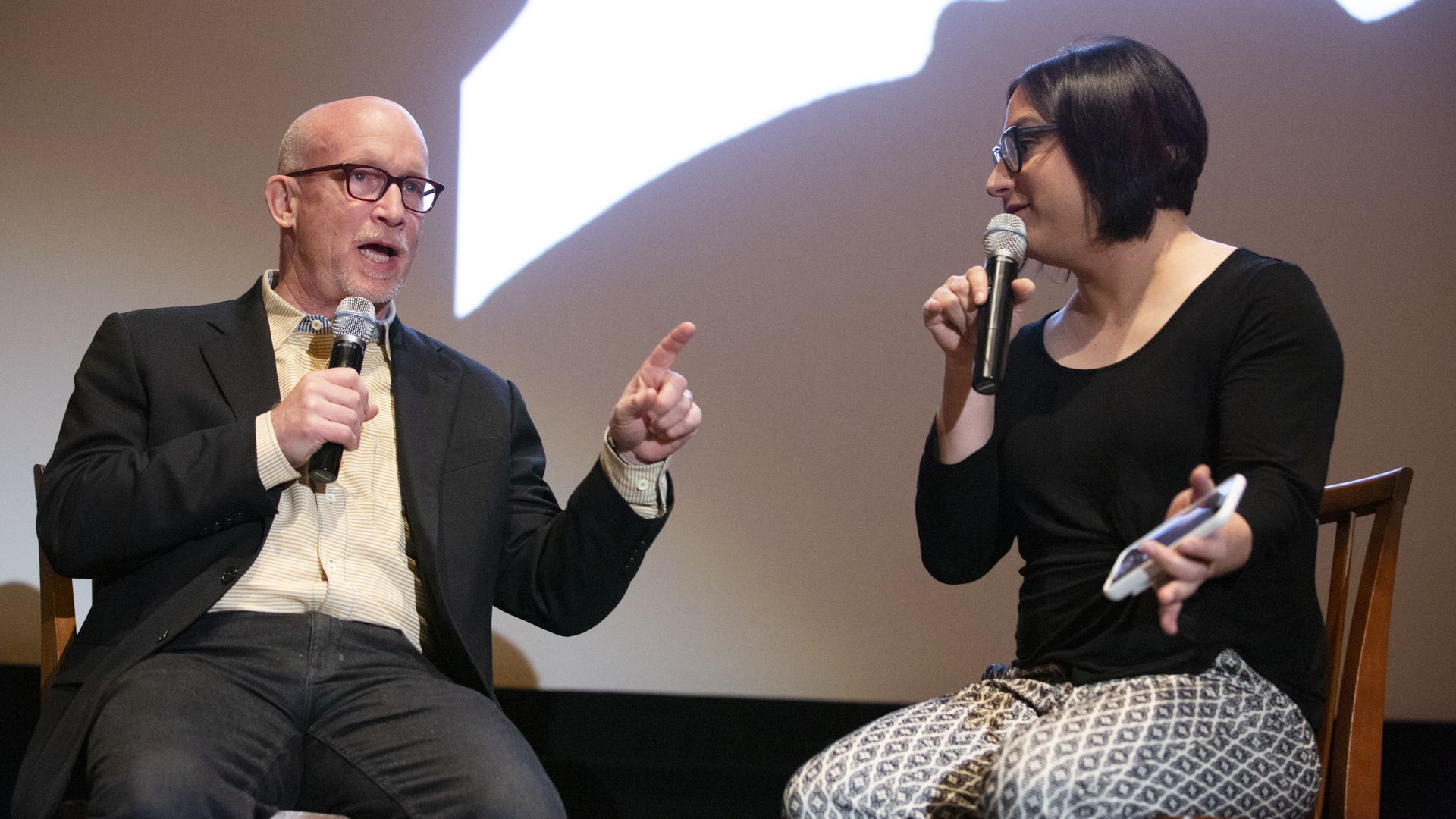 Alex Gibney discusses "The Inventor," his HBO documentary on Theranos, with Axios' ina Fried