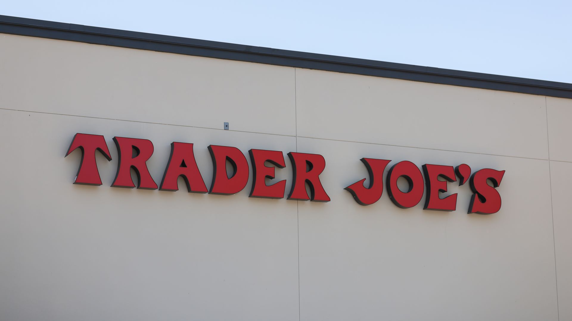 CALABASAS, CALIFORNIA - APRIL 19: The exterior of a Trader Joe's store photographed on April 19, 2022 in Calabasas, California. (Photo by Jeremy Moeller/Getty Images)