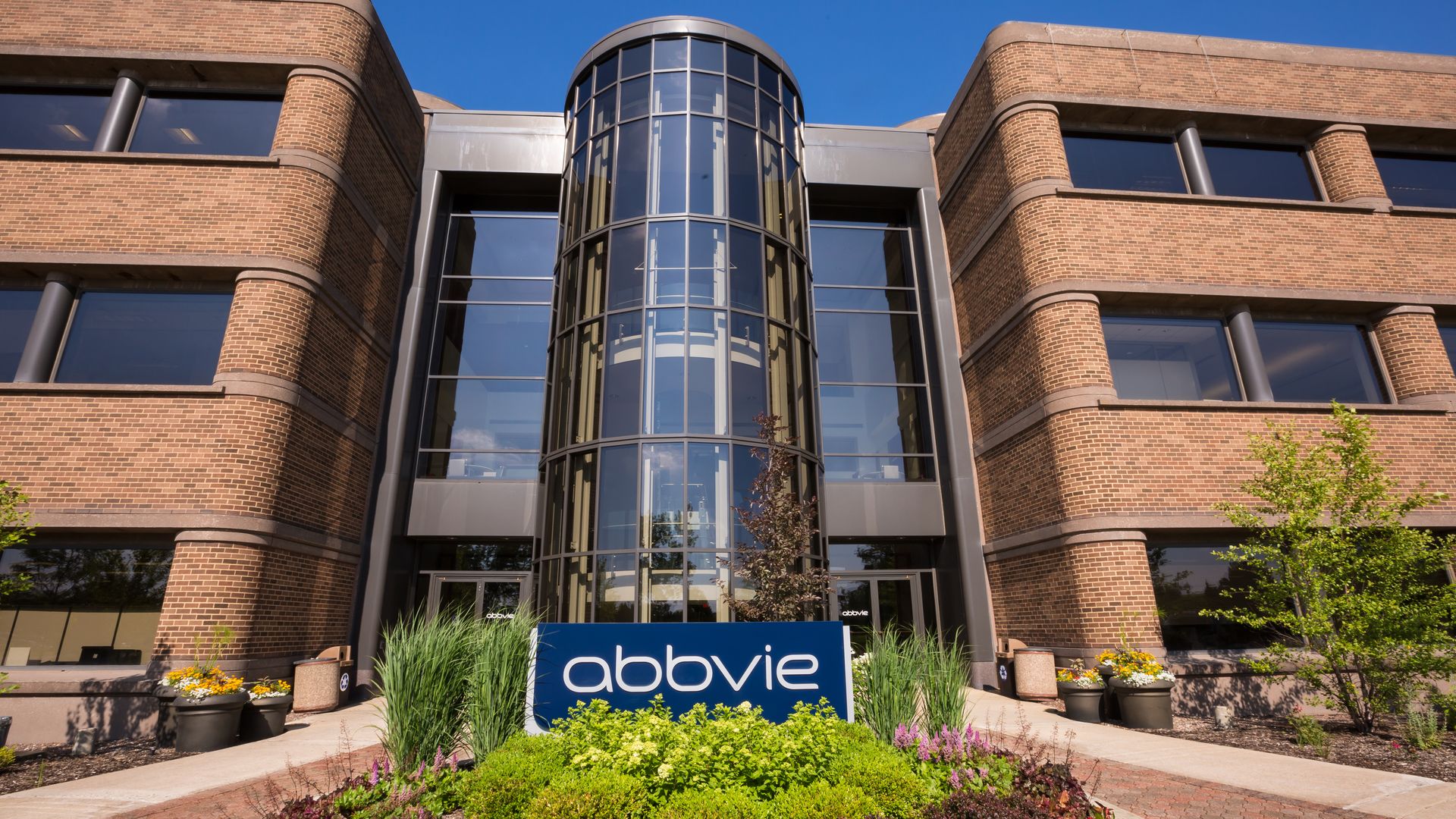 AbbVie headquarters building in Illinois.