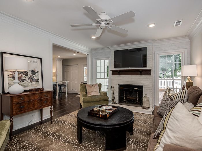 4303 Woodglen Lane living room