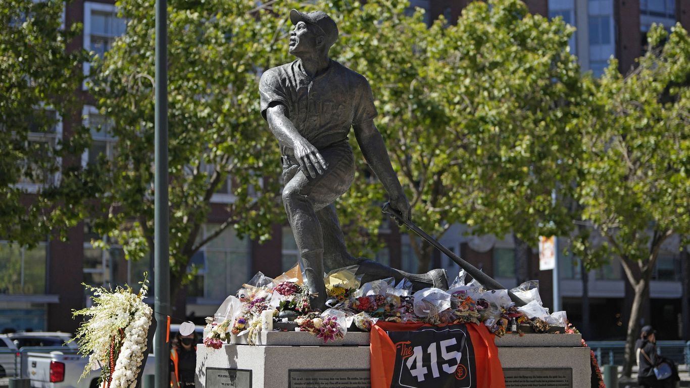 Willie Mays Memorial at Oracle Park