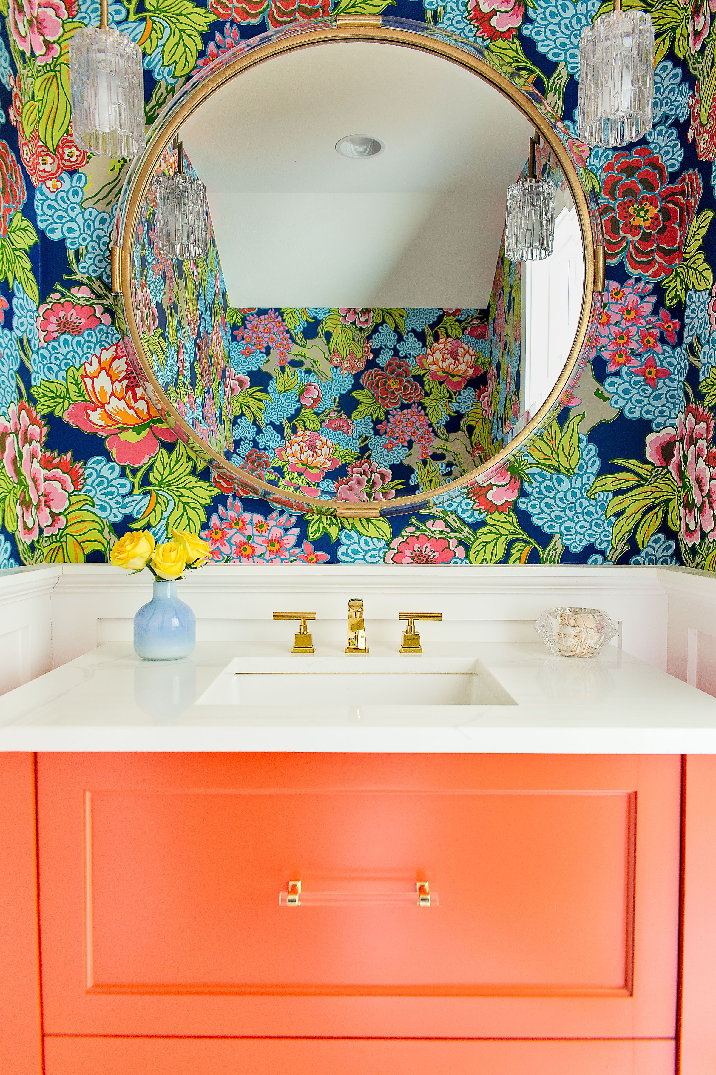 dallas home tour in lake highlands powder room