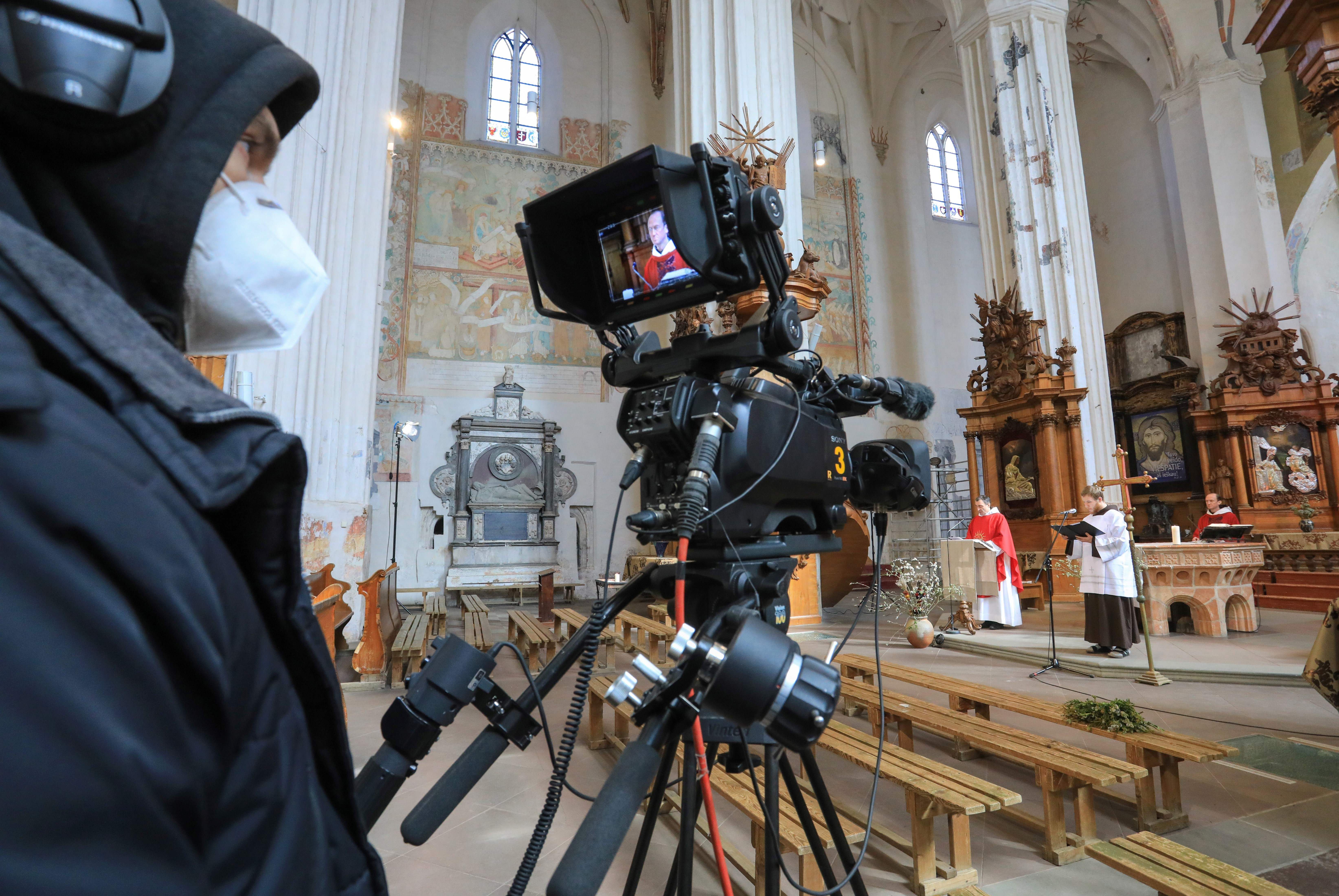 Man films mass in Lithuania