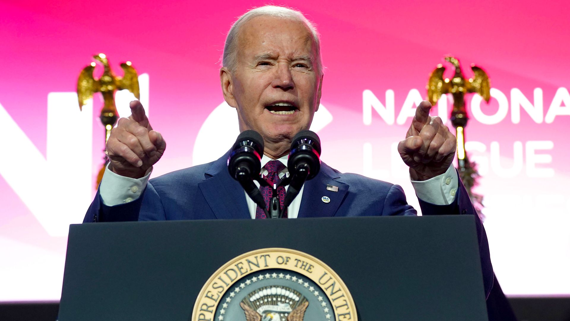 Biden speaking with his fingers pointed out