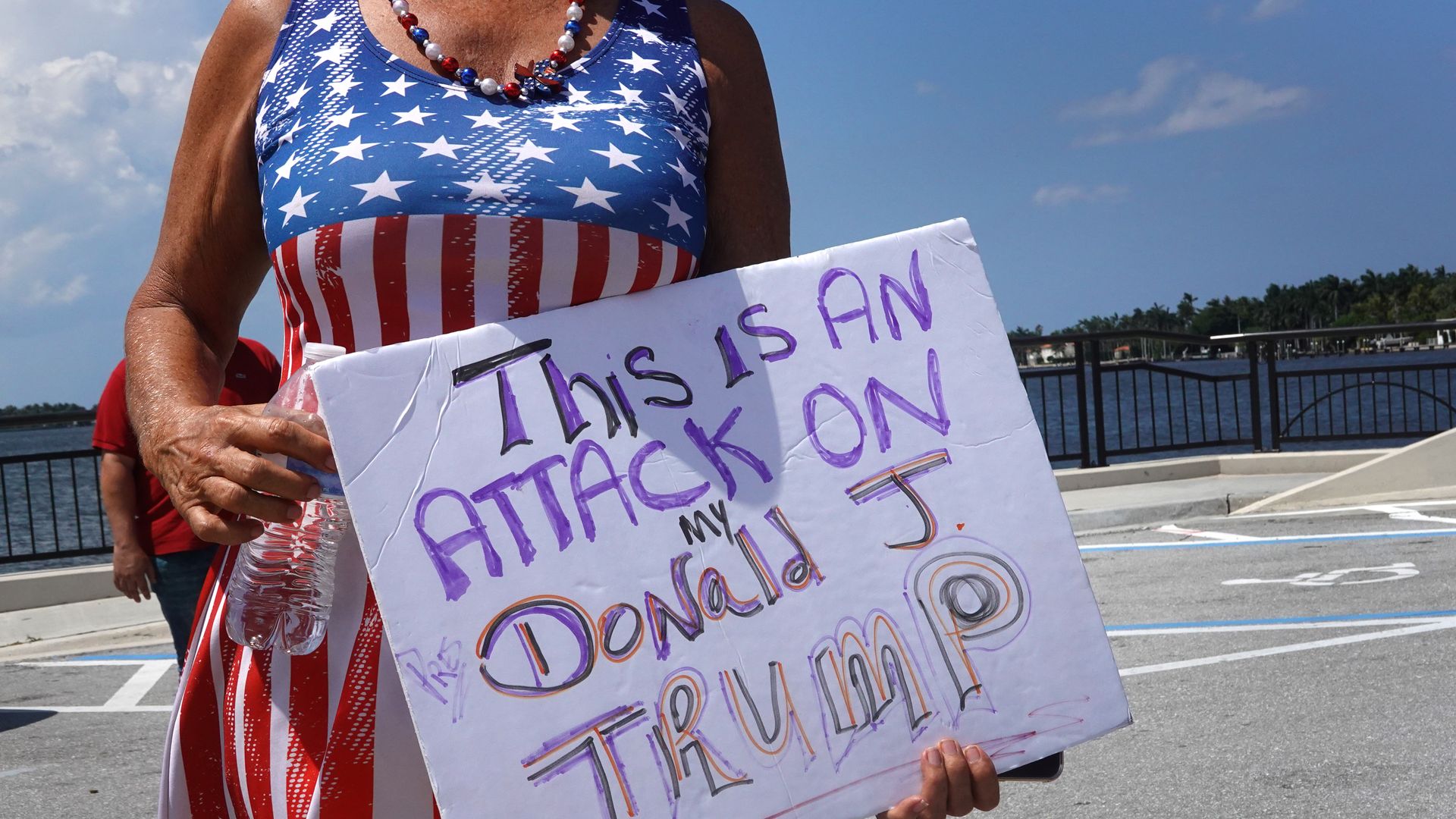 trump sleeveless shirt