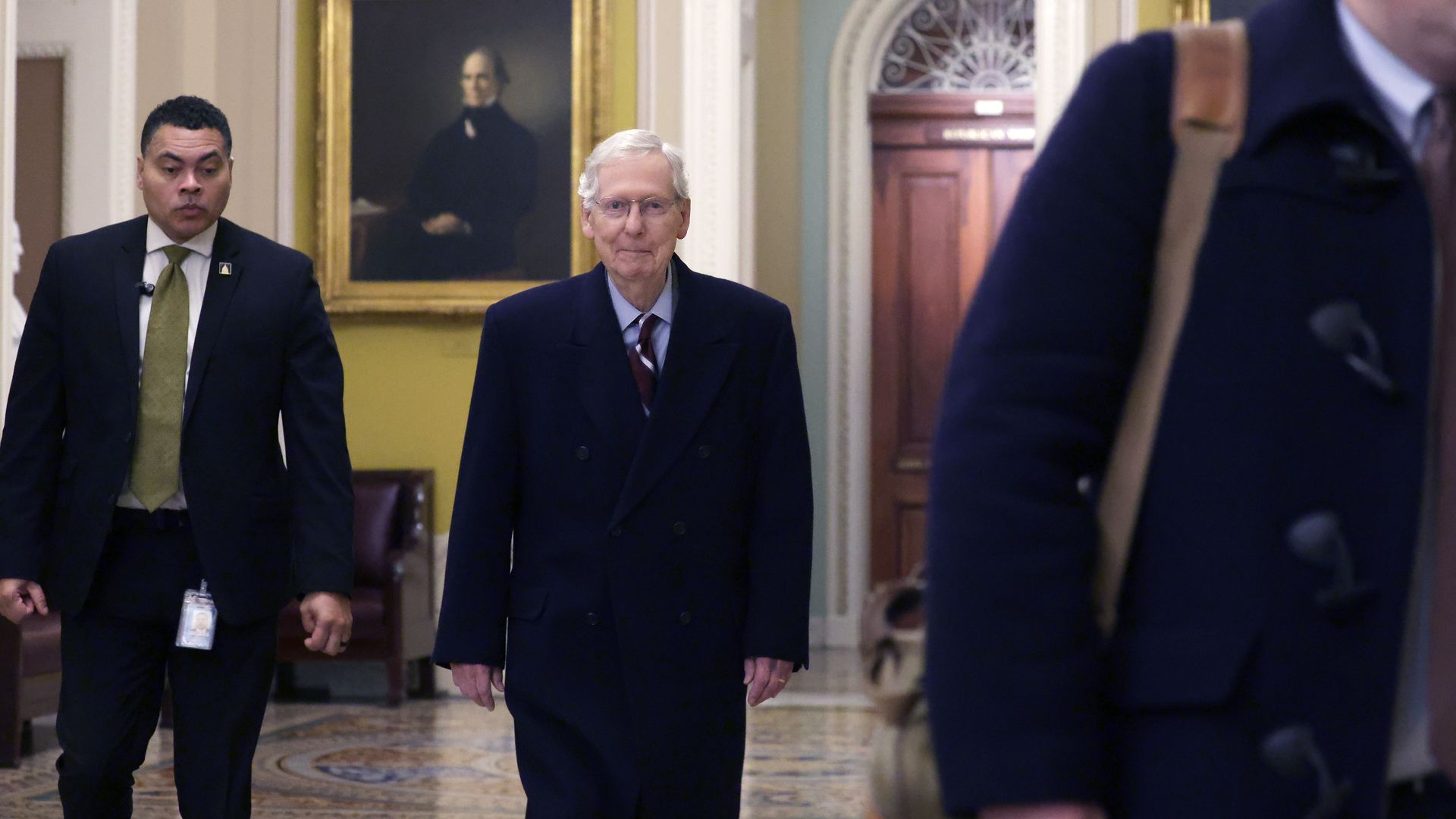 U.S. Senate Minority Leader Sen. Mitch McConnell (R-KY) (C) arrives at the U.S. Capitol 