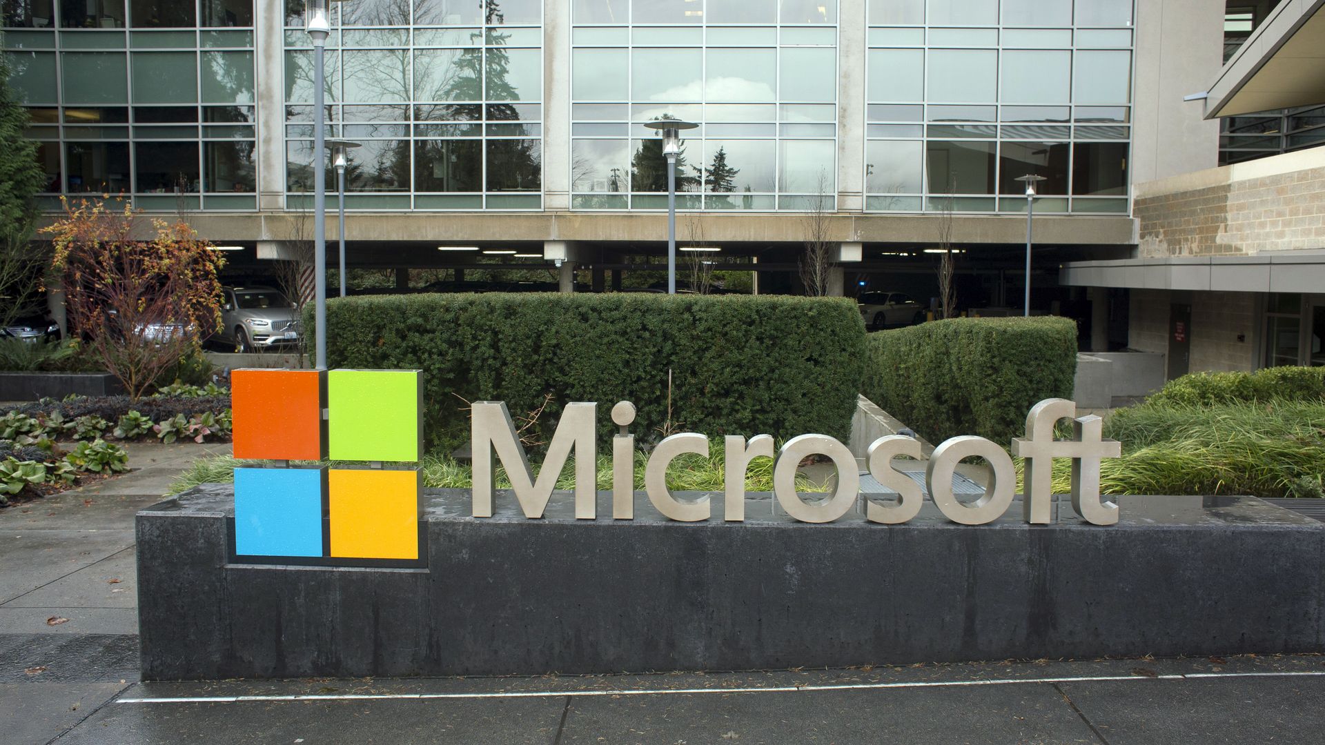 Microsoft cuts nearly 900 Seattlearea workers Axios Seattle