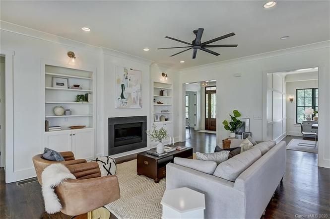 3102 Cramer Pond Drive living