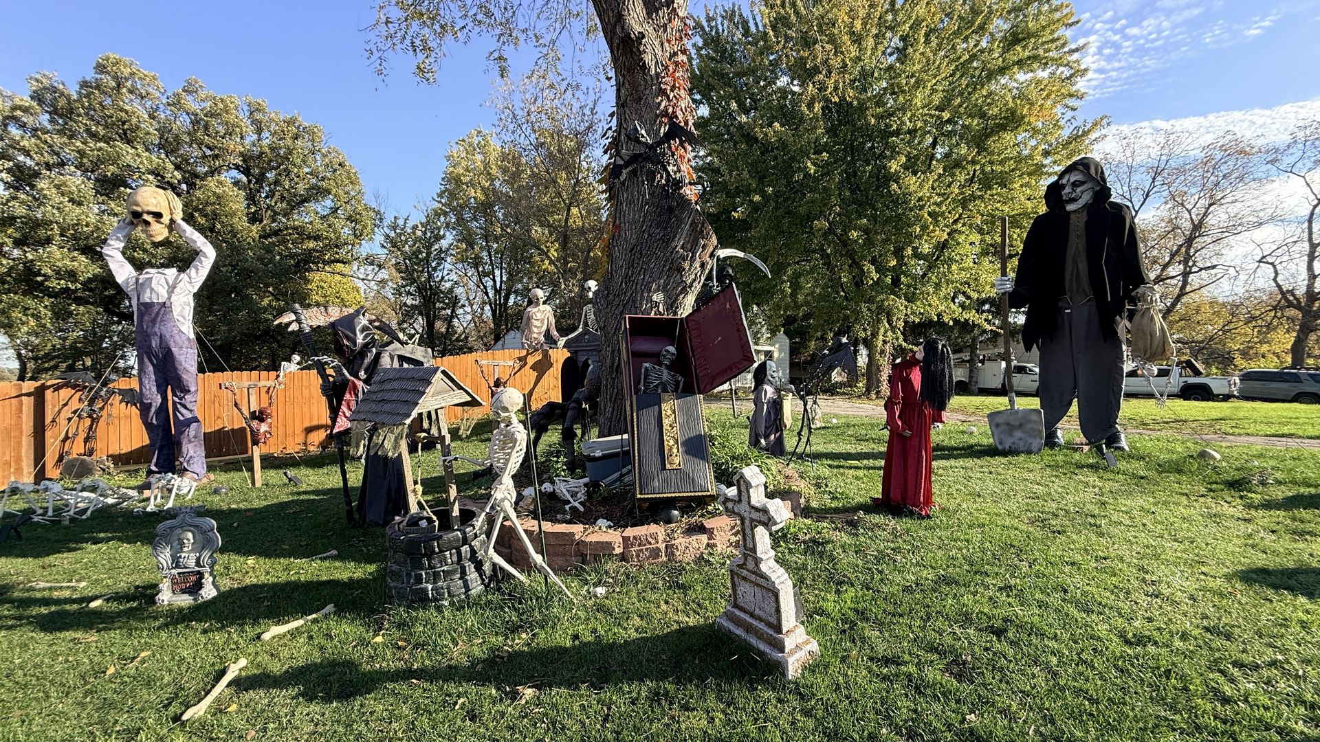 Two worthy Halloween stops: Sherman Hill and Park Avenue - Axios Des Moines