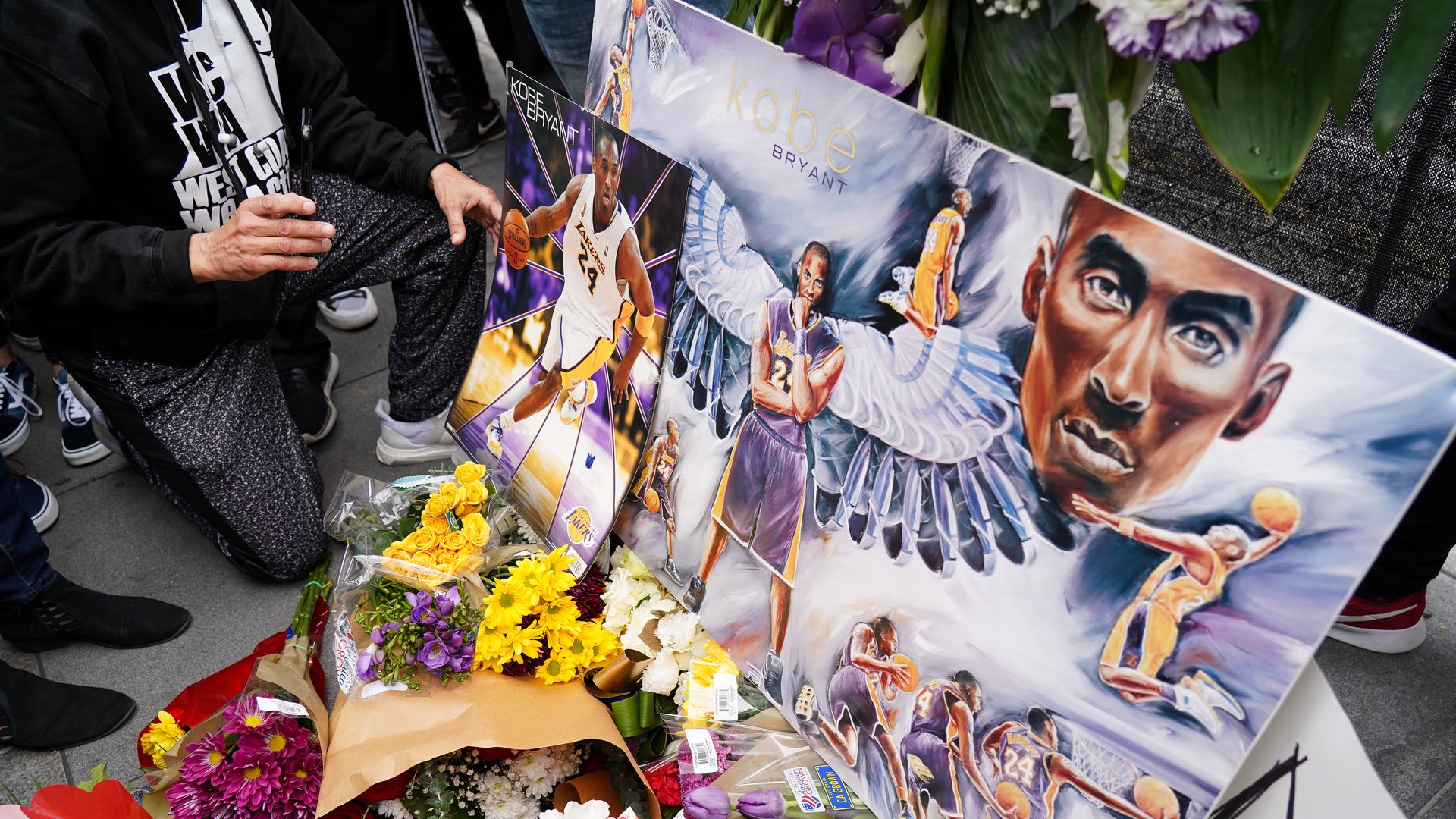 A memorial to NBA basketballer Kobe Bryant