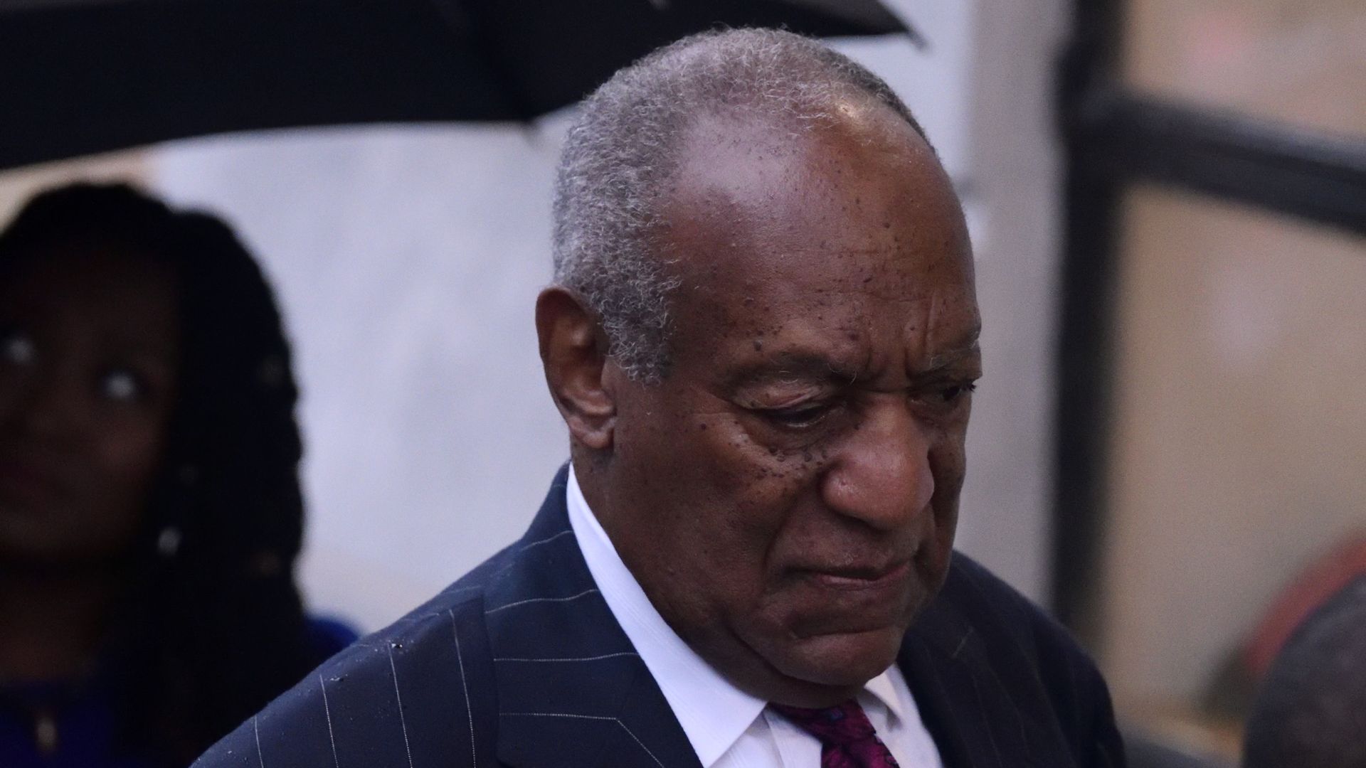 US Entertainer Bill Cosby arrives for a scenting hearing.