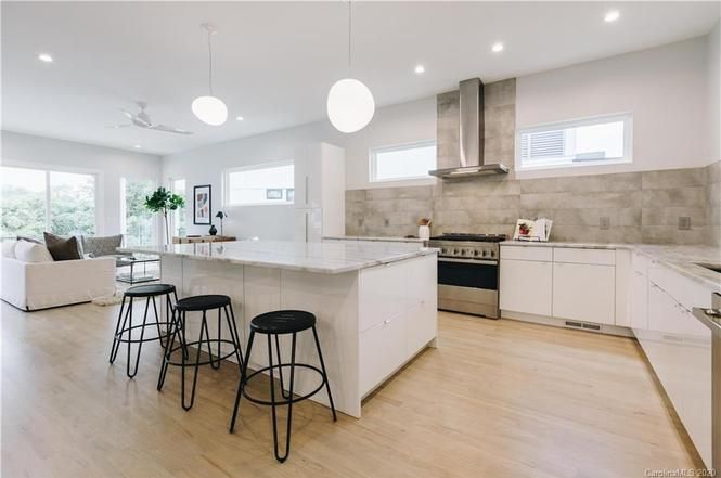 1525 Landis Ave kitchen