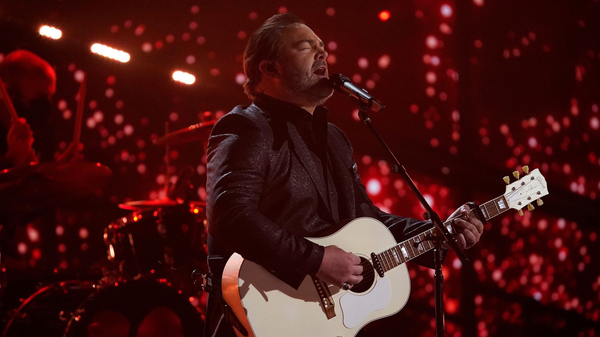 Lee Brice is among those performing a private show for veterans, first responders and their families. 