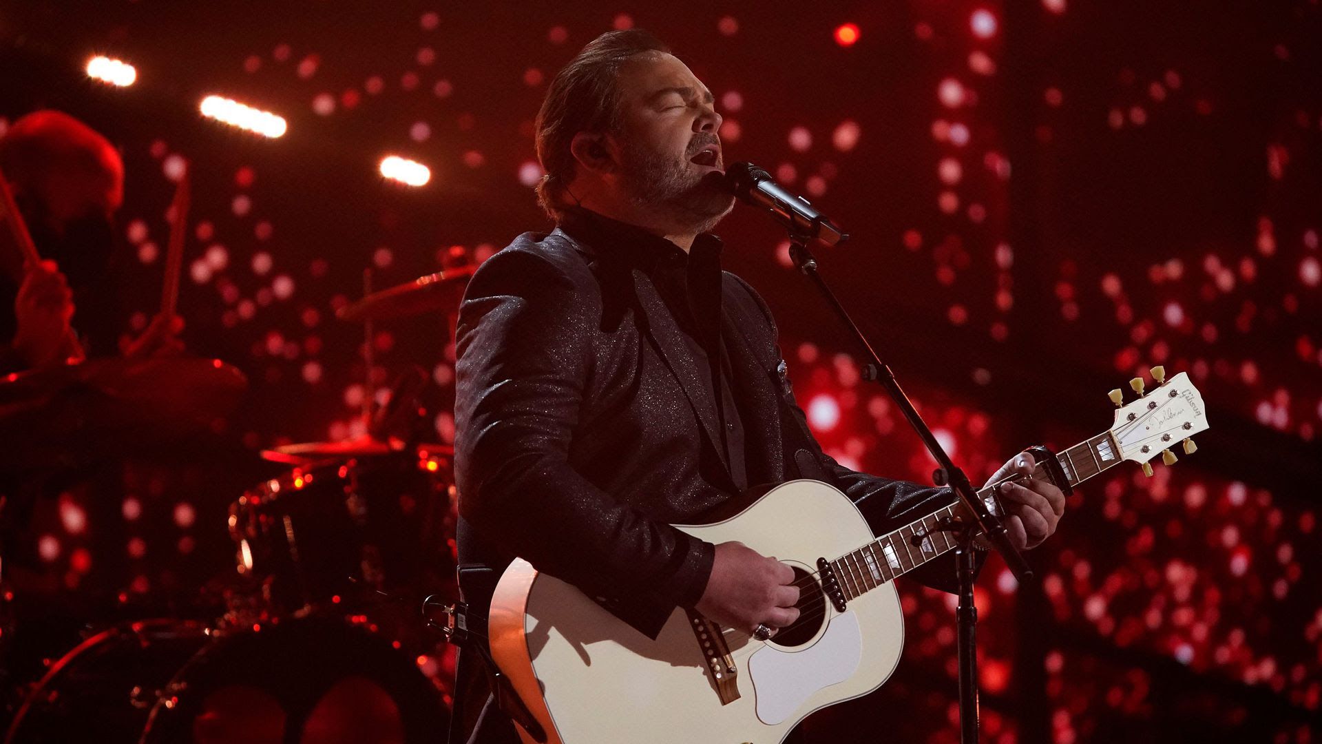 Lee Brice is among those performing a private show for veterans, first responders and their families.