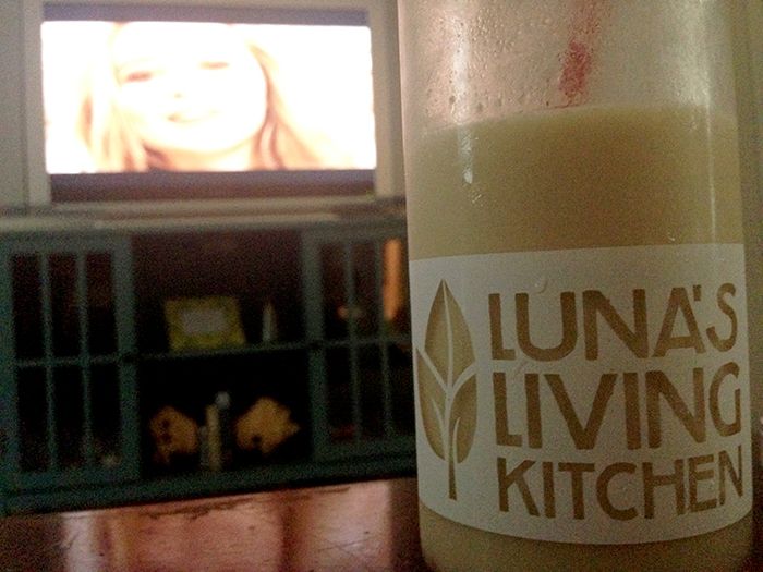 lunas-living-juice