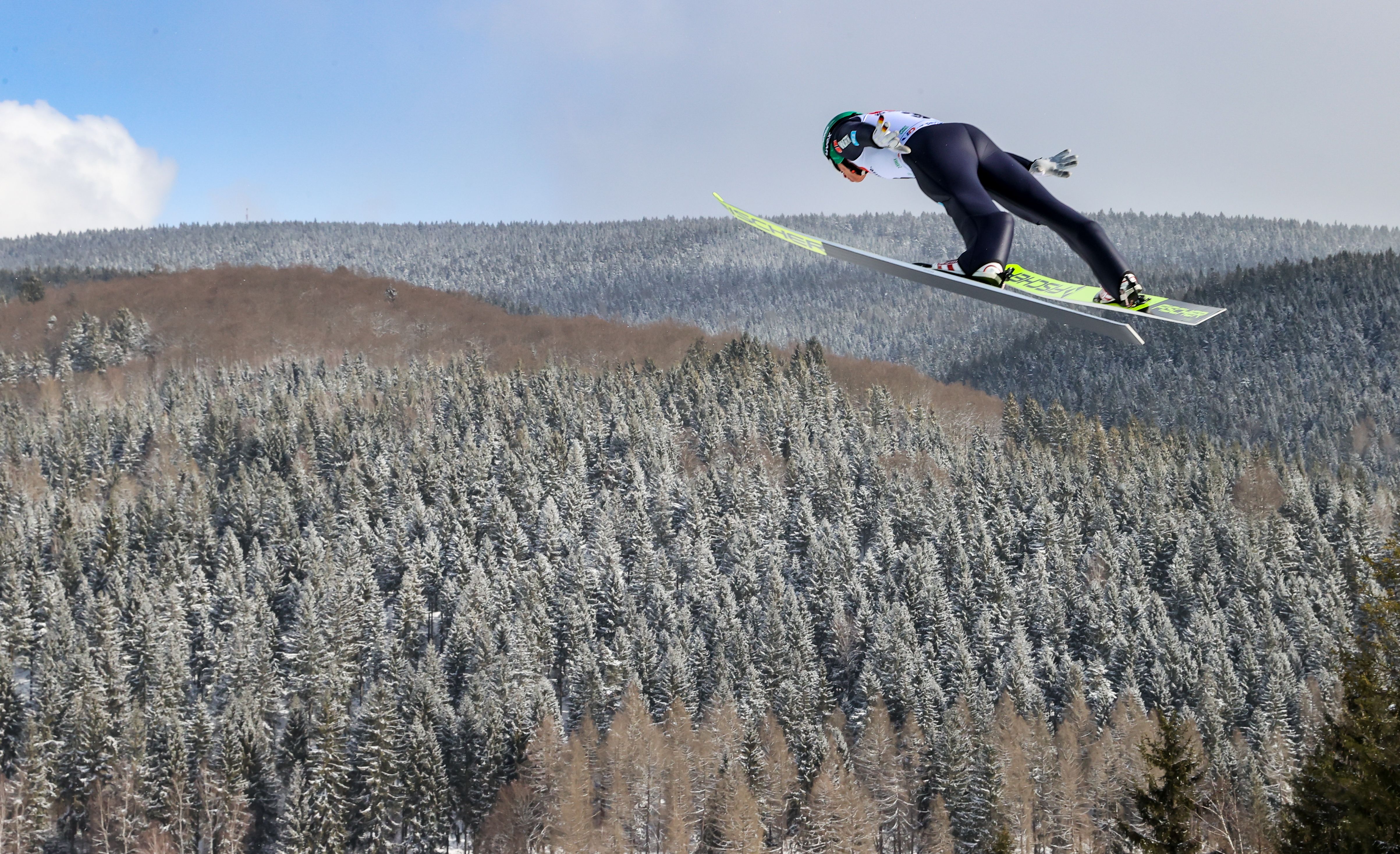 Ski jumper