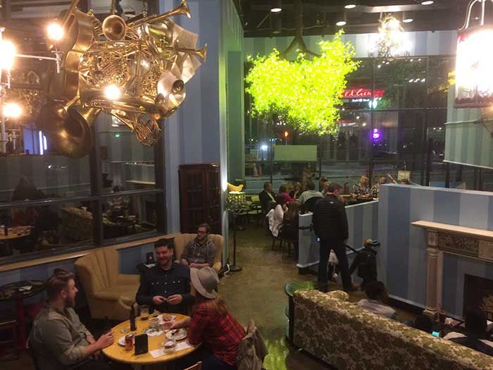 seating-amelies-uptown