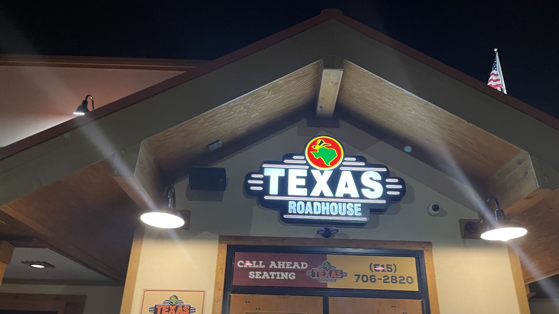 A Texas Roadhouse storefront