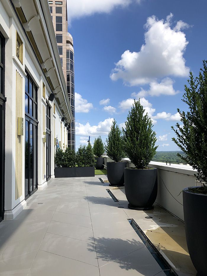 Grand Bohemian outdoor spa area