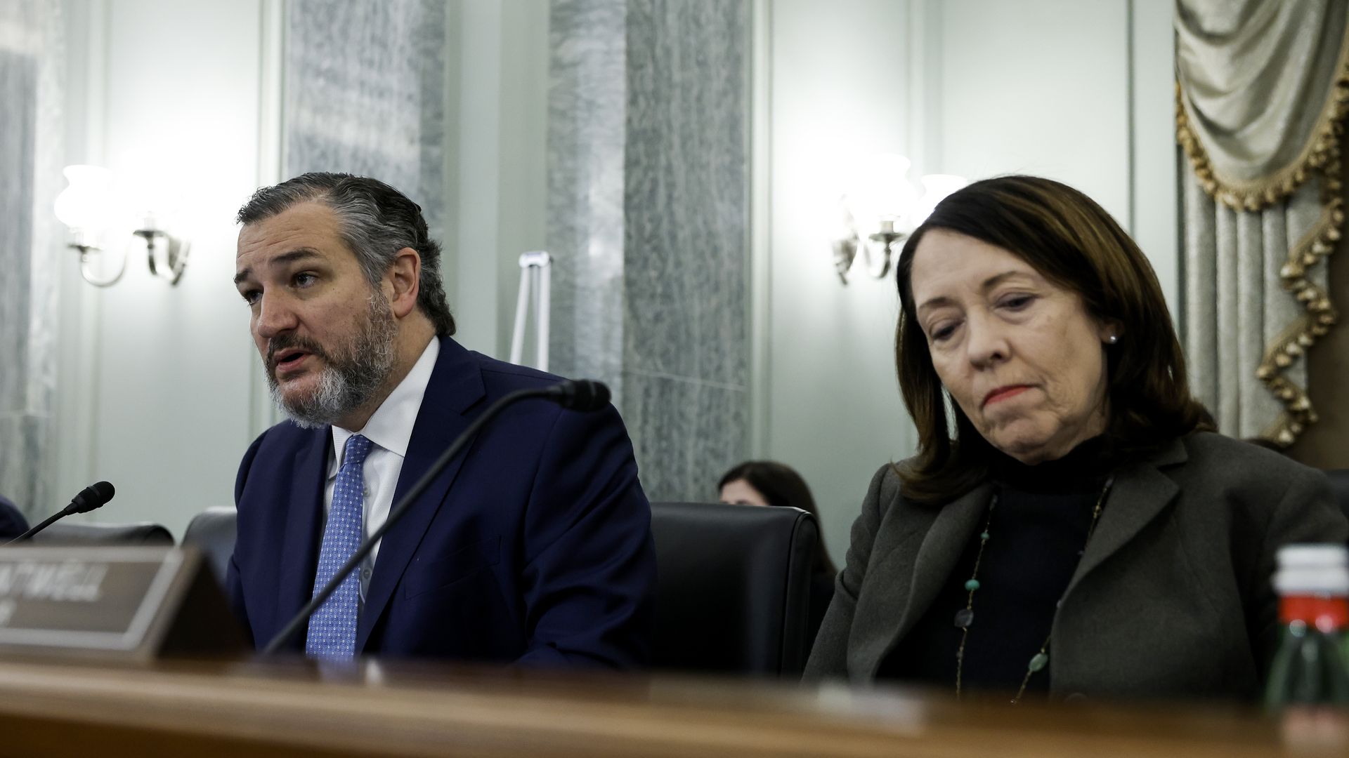 Senator Maria Cantwell and Senator Ted Cruz are pictured at a hearing together