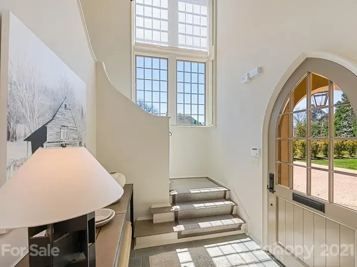 1150 Queens Rd Unit 6 entry