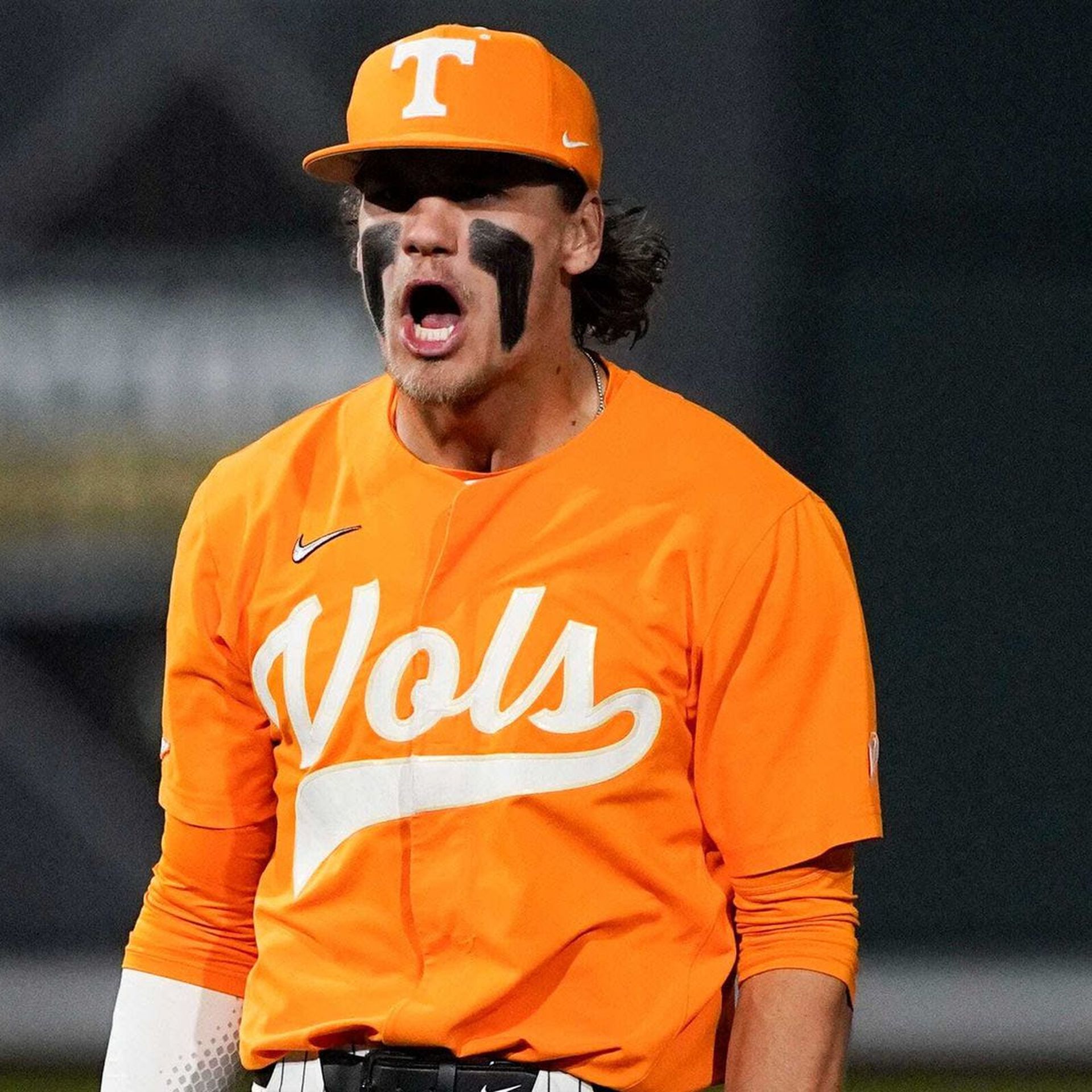 Dickey emerges as offensive force as Tennessee sweeps Iona, Baseball