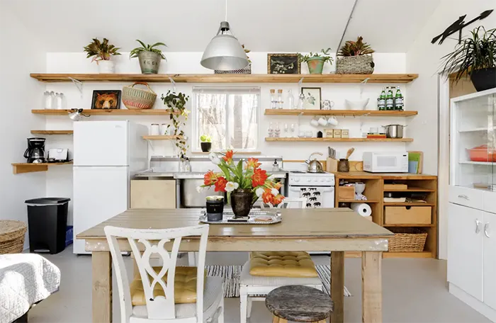 Eclectic and Stylish Cottage kitchen