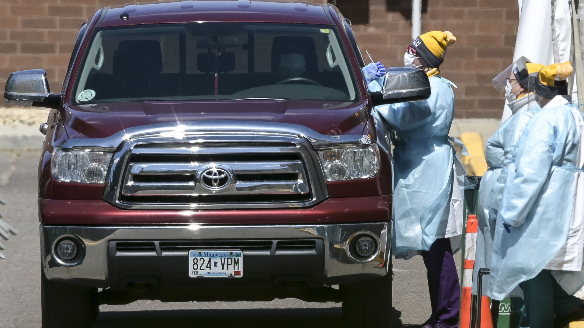 drive-up COVID-19 testing outside