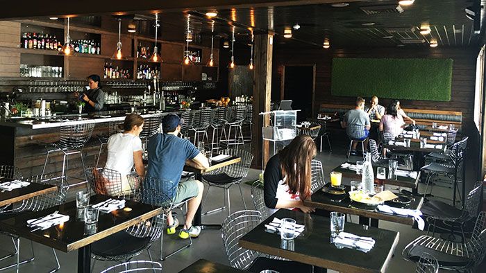 comida-inside-charlotte-restaurant