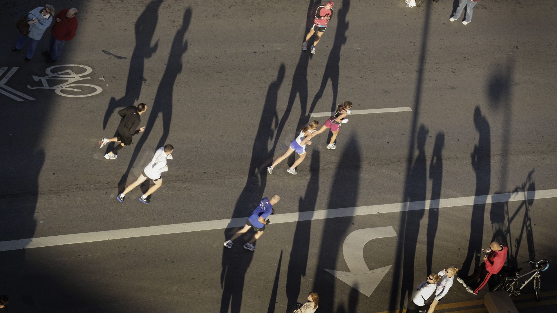 An overhead shot of Columbus Marathon runners in 2010. 