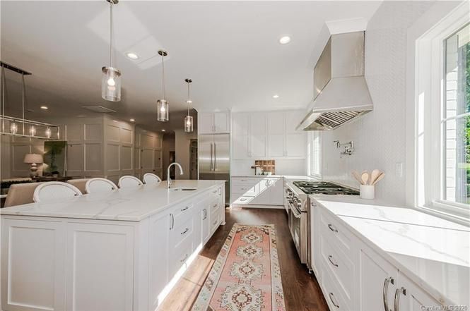 259 S Canterbury Rd kitchen details