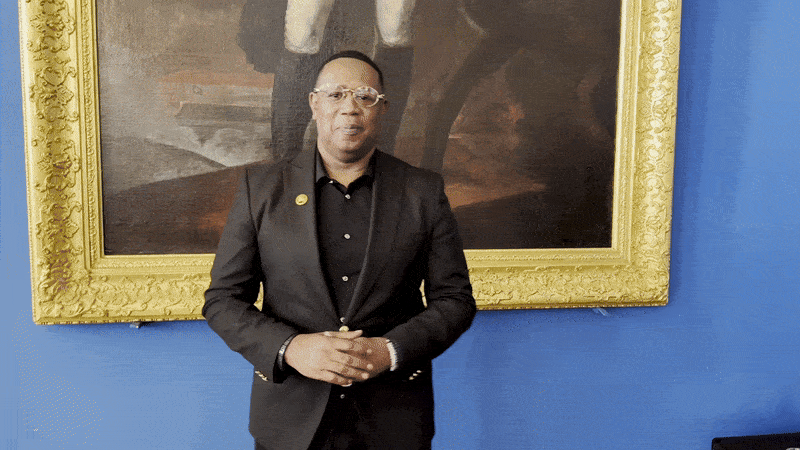Image shows Master P gesturing.