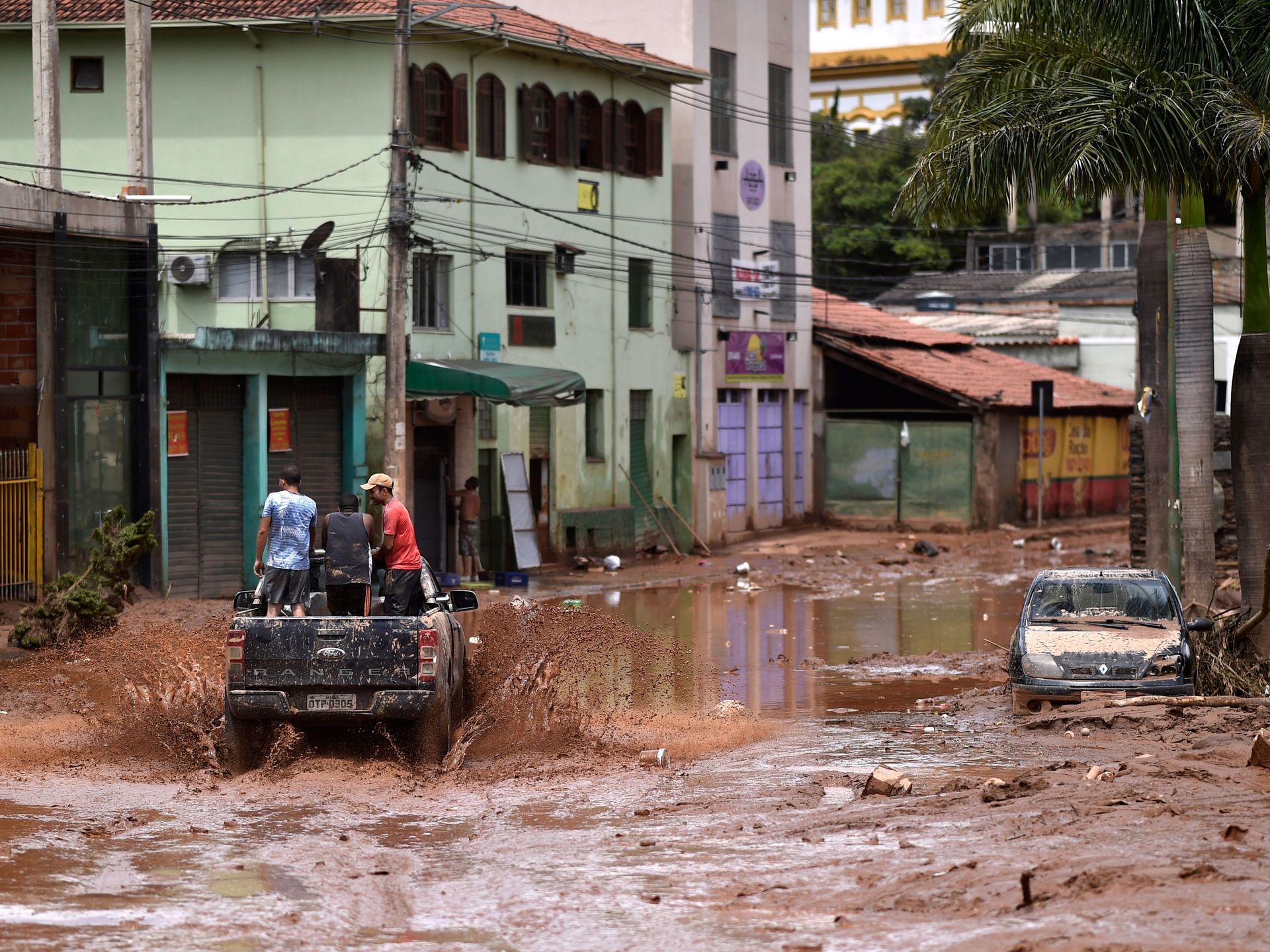 Brazil heavy rain, floods kill dozens and displace 30,000 — photos