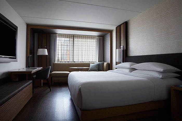 marriott-center-city-charlotte-new-guest-room