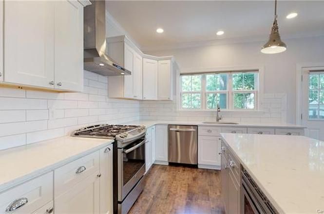 2628 Shamrock Drive kitchen