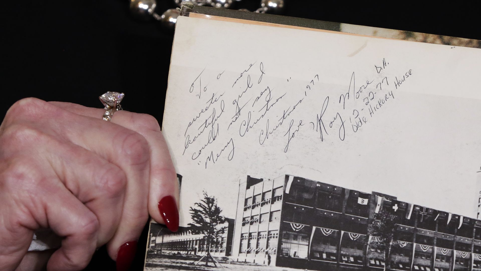 The note written by Roy Moore in Beverly Young Nelson's yearbook. 