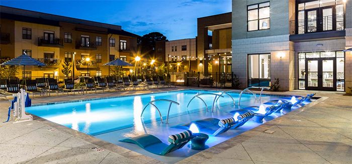 apartment-pool-in-charlotte