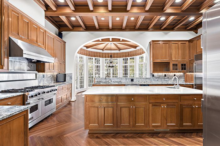 2019 Craigmore Drive kitchen