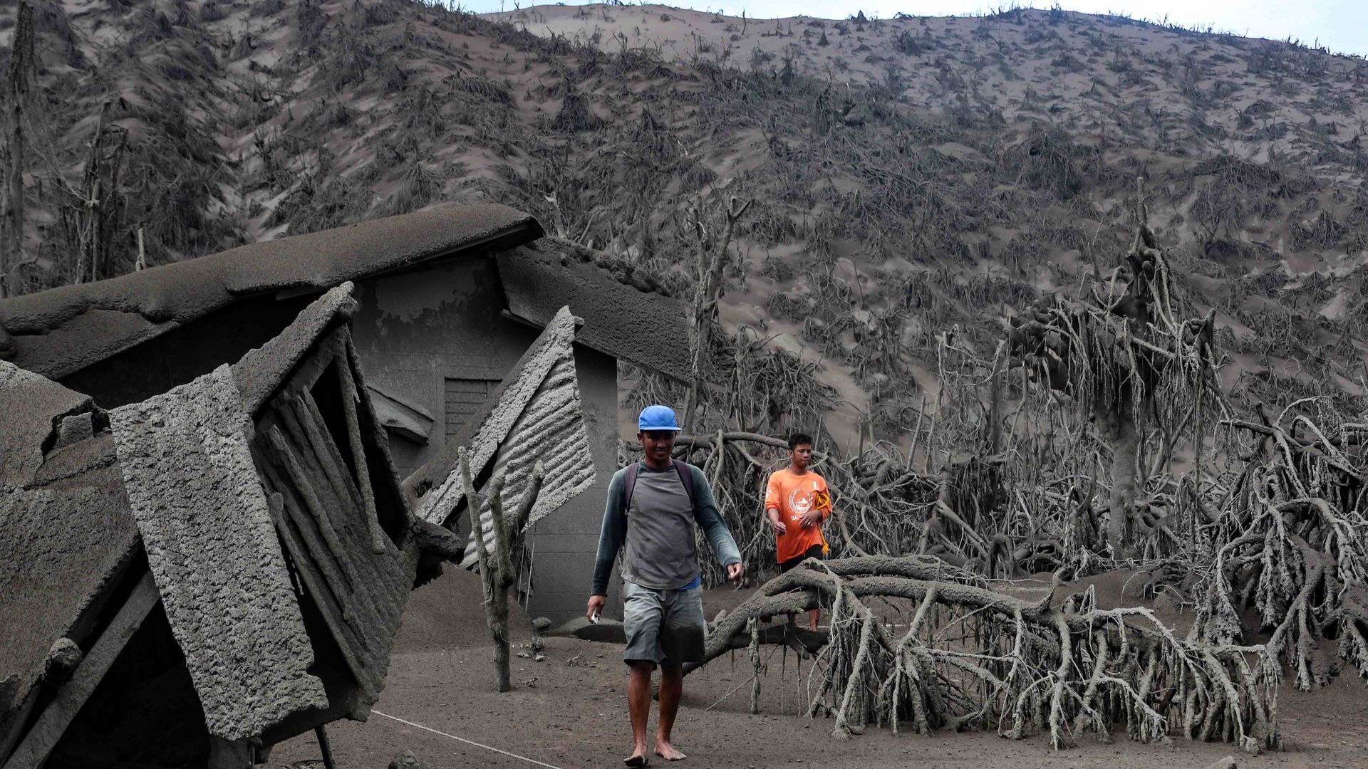 Taal Volcano eruption photos - Axios
