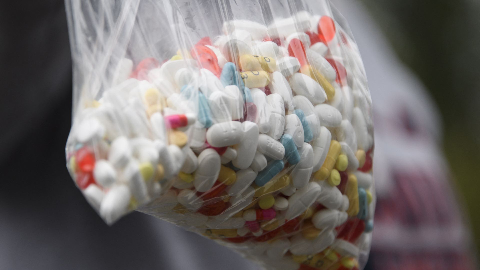 DEA warns of fake pills flooding streets