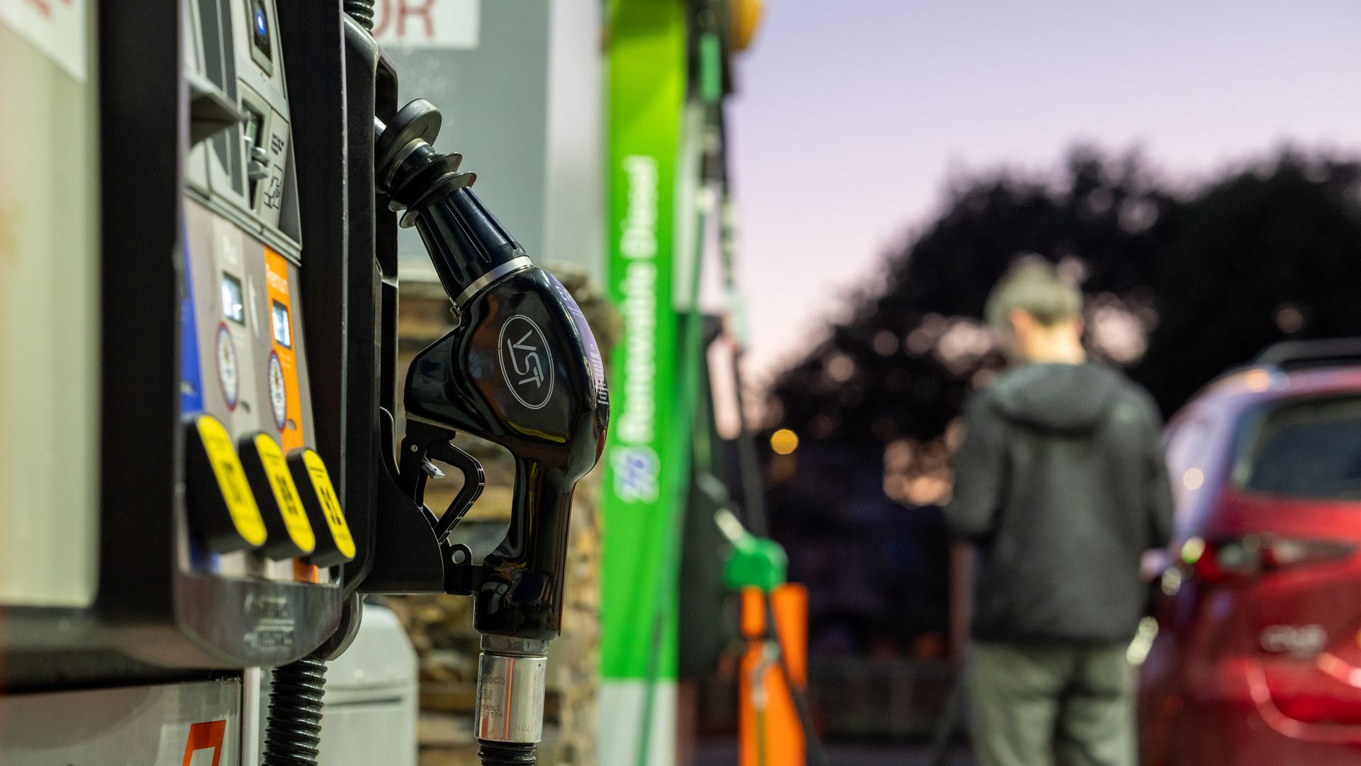 A fuel nozzle at a 76 gas station in San Francisco, California, US, on Wednesday, May 13, 2026. The worst US inflation in years is once again eating away at Americans' paychecks, as rising gasoline and grocery prices threaten to undermine household spending. Photographer: David Paul Morris/Bloomberg