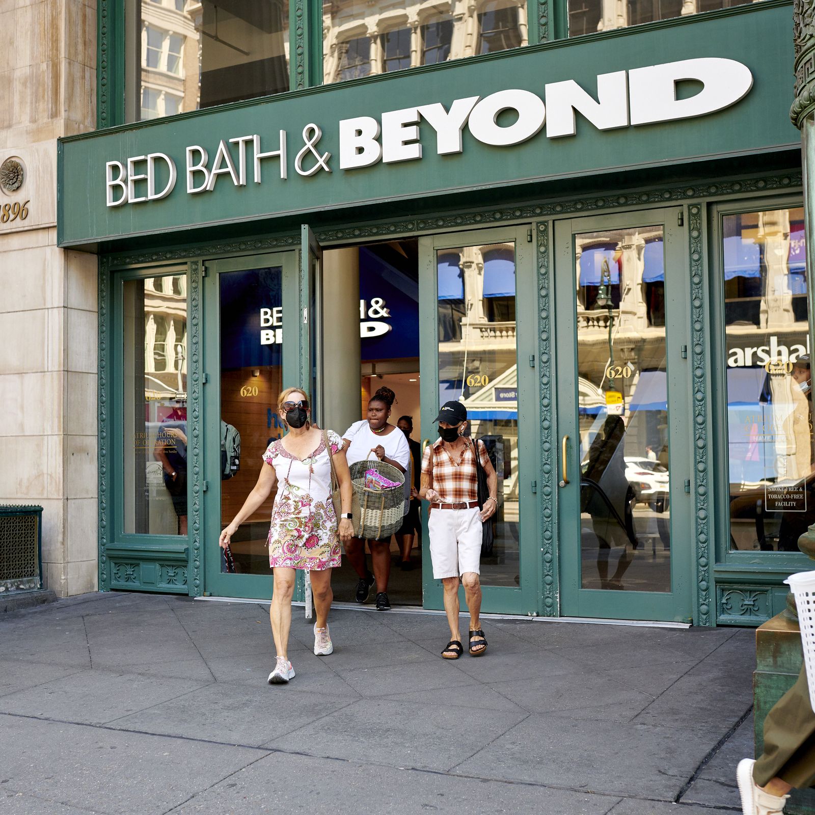 Bed Bath & Beyond Is Closing 200 Stores — A Full List of 40 Bed