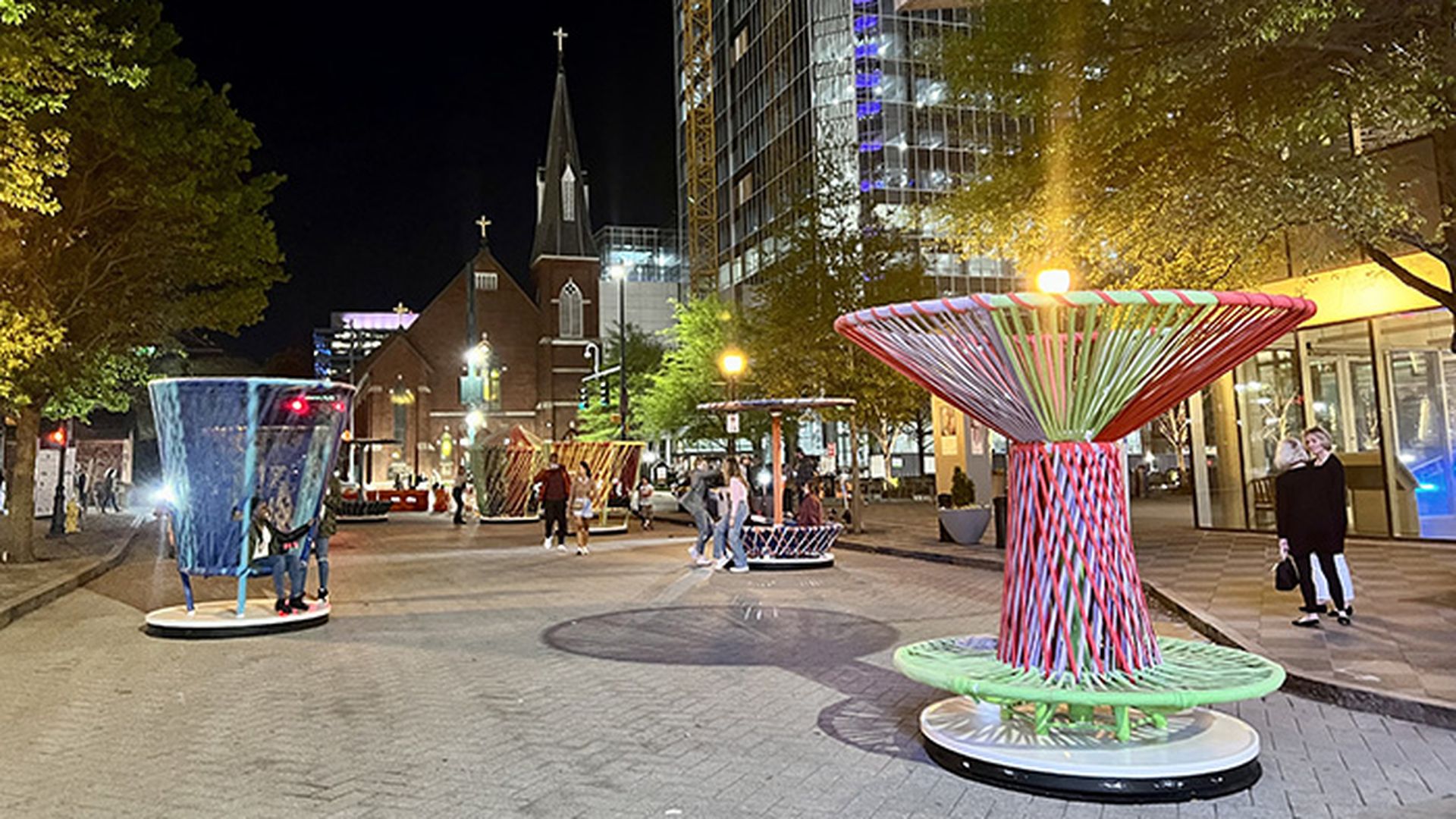 Charlotte SHOUT los trompos